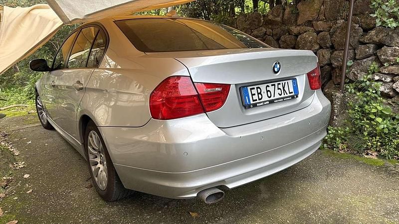 Usata BMW 318 143 CV (105 kW) 2009 Berlina