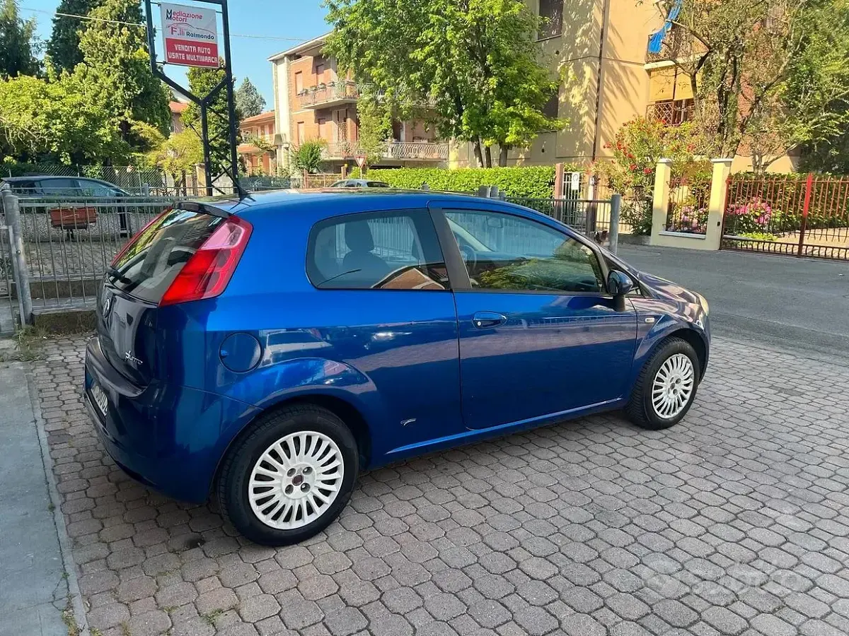 Usata Fiat Grande Punto 65 CV (47 kW) 2008 Blu Utilitaria