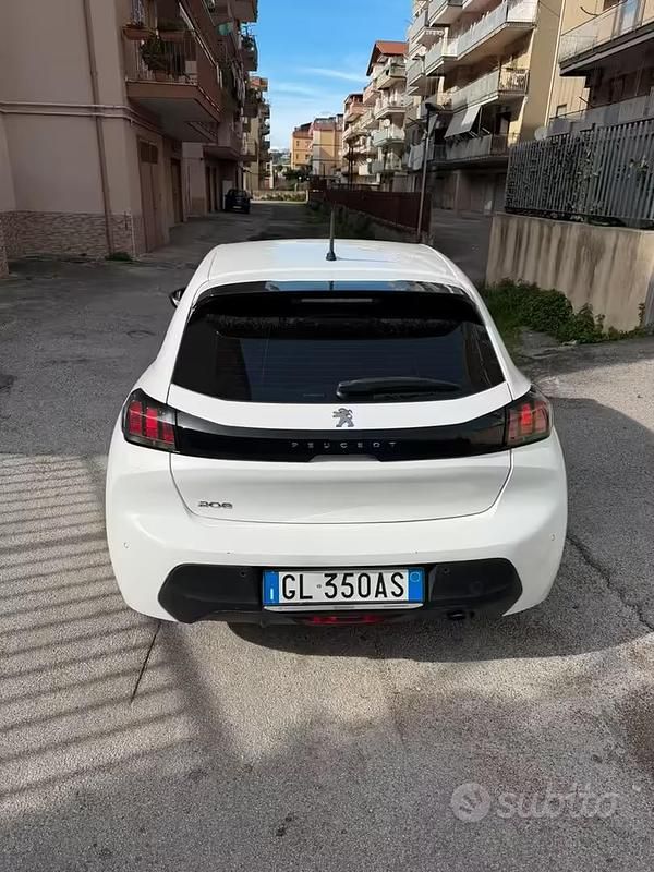Usata Peugeot 208 Allure 102 CV (75 kW) 2022 Bianco Utilitaria