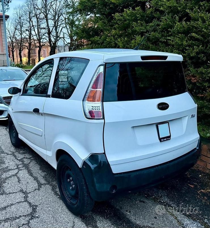 Bianco Usata 2013 Microcar M.Go Due volumi | 5000 € - Immagine 1/2