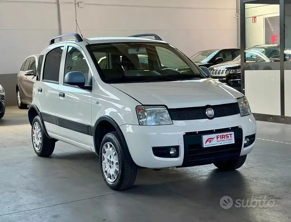 Usata Fiat Panda 4x4 69 CV (50 kW) 2011 Bianco Utilitaria