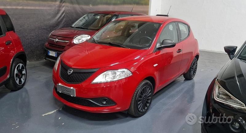 Rosso Usata 2019 Lancia Ypsilon Due volumi | 9500 € (Buon prezzo) - Immagine 1/4