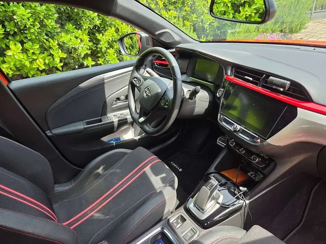Usata Opel Corsa-e GS Line 100 kW (136 CV) 2021 Arancione Utilitaria