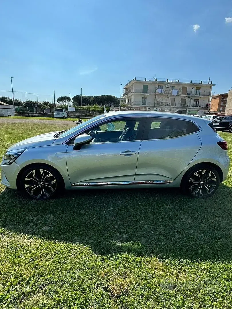 Usata Renault Clio 100 CV (73 kW) 2022 Grigio Utilitaria
