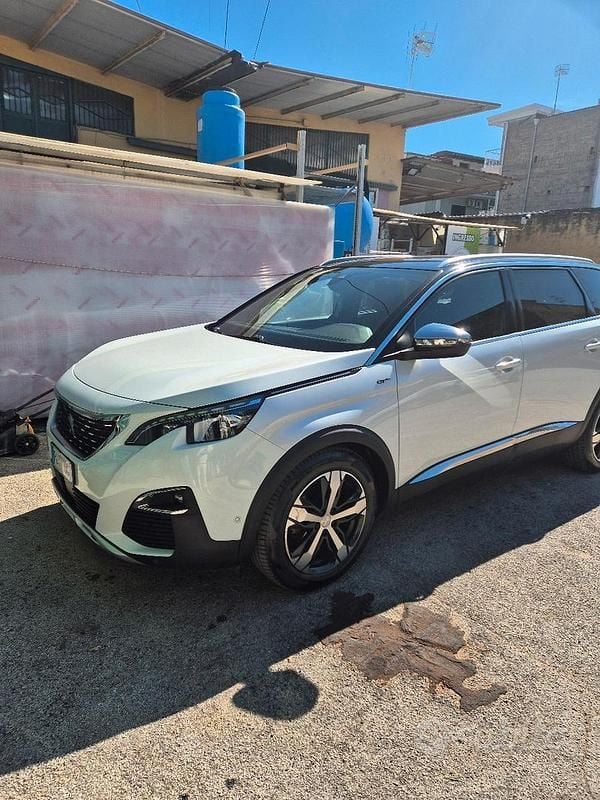 Bianco Usata 2017 Peugeot 5008 GT-line Monovolume | 16.000 € (Buon prezzo) - Immagine 1/4