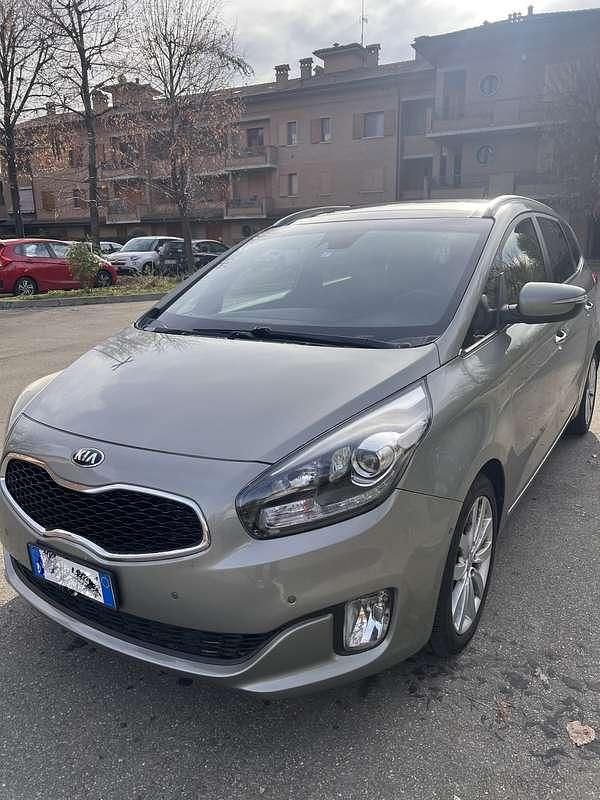 Usata 2013 Kia Carens Monovolume | 5800 € (Buon prezzo) - Immagine 1/4