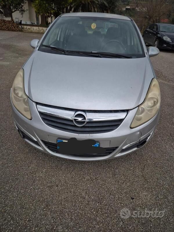 Grigio Usata 2008 Opel Corsa Due volumi | 800 € (Super prezzo) - Immagine 1/4