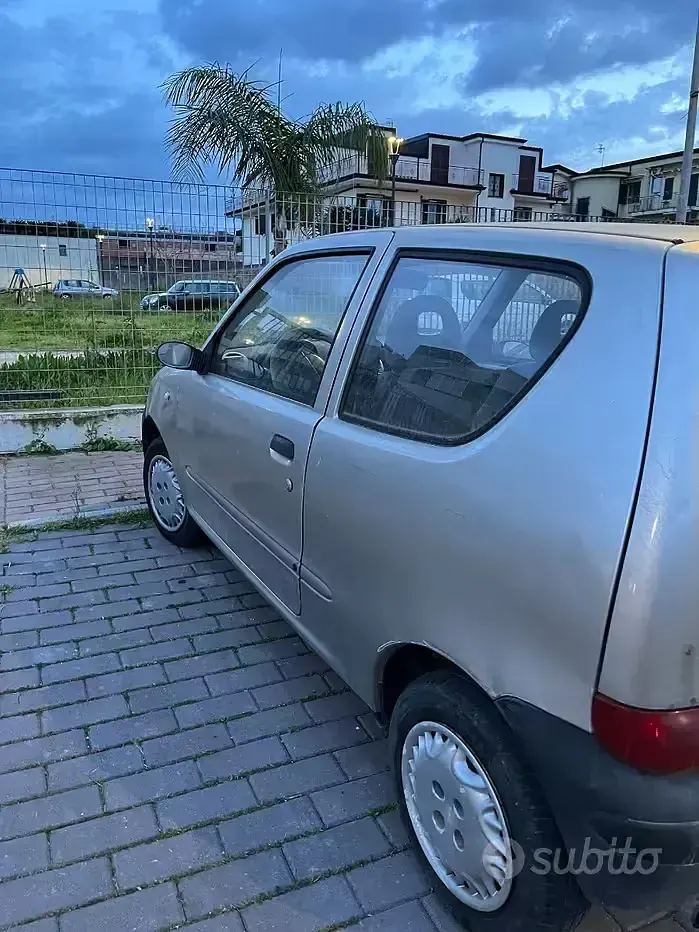 Usata Fiat 600 110 CV (80 kW) 1998 Grigio