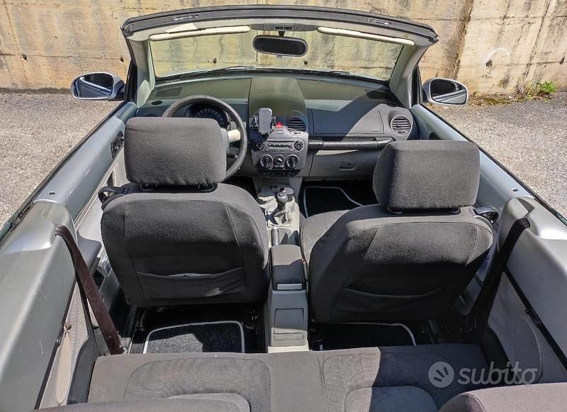 Usata VW New Beetle 101 CV (74 kW) 2005 Grigio Utilitaria