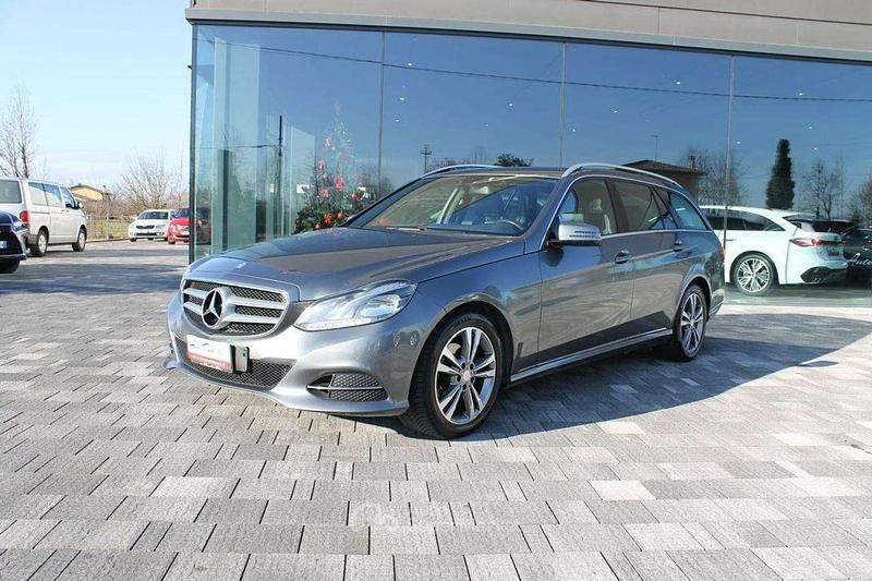Usata Mercedes E200 Business 136 CV (100 kW) 2015 Argento Station wagon