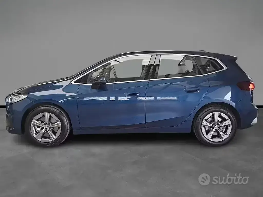 Usata BMW 223 Active Tourer 204 CV (150 kW) 2022 Blu / metallizzato Monovolume