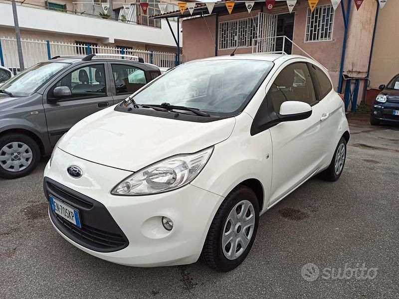 Bianco Usata 2012 Ford Ka Plus Due volumi | 4690 € (Buon prezzo) - Immagine 1/4