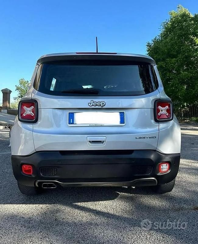 Usata Jeep Renegade 120 CV (88 kW) 2020 Argento SUV