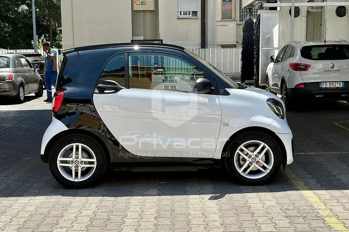 Usata Smart ForTwo Coupé Pure 41 kW (56 CV) 2021 Bianco Utilitaria
