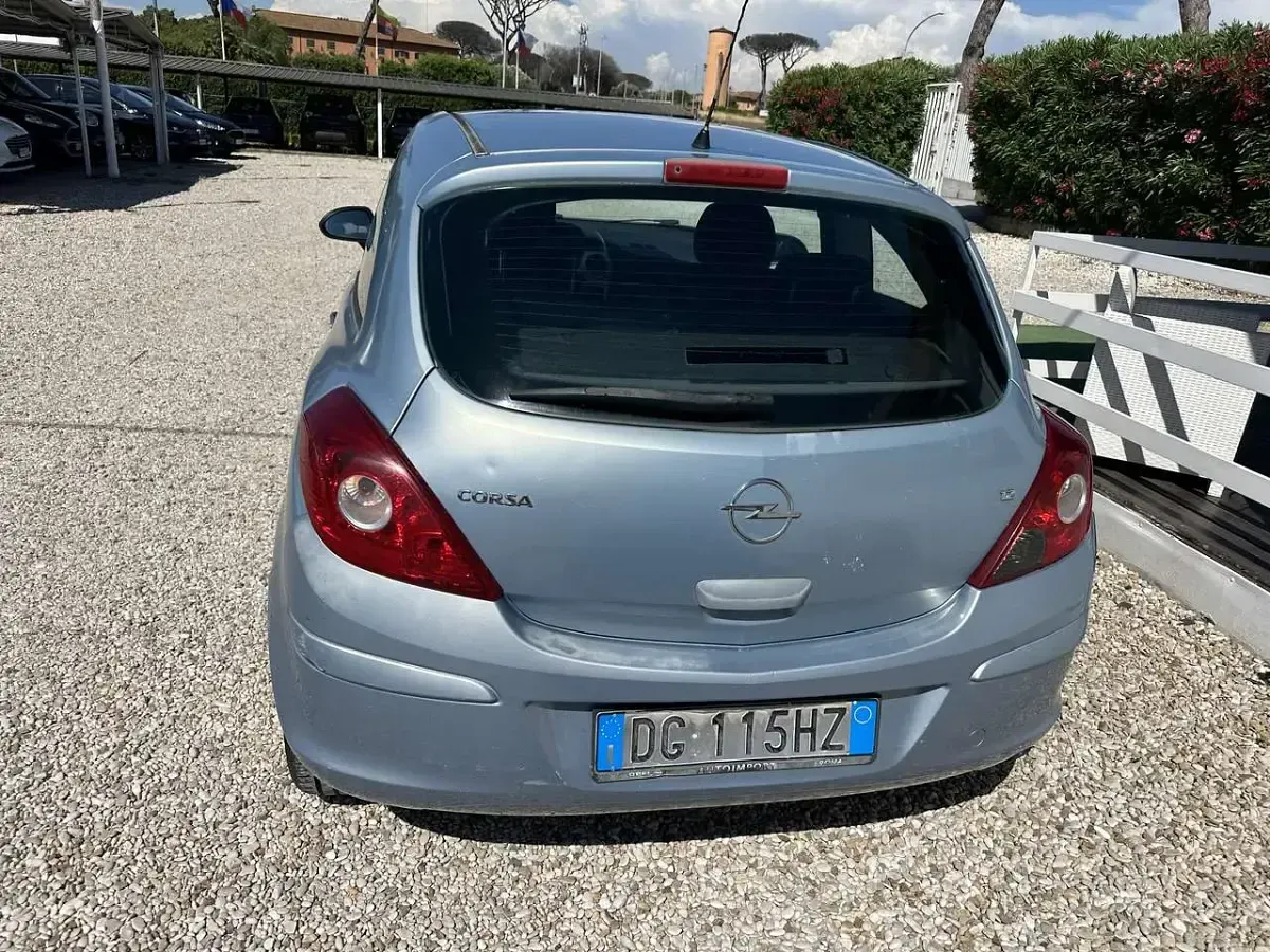 Usata Opel Corsa 52 CV (38 kW) 2007 Argento Utilitaria