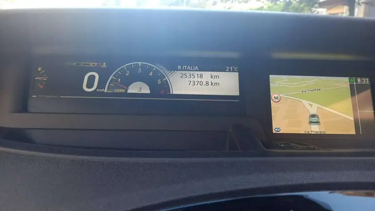 Usata Renault Scénic III Dynamique 110 CV (80 kW) 2011 Argento Monovolume