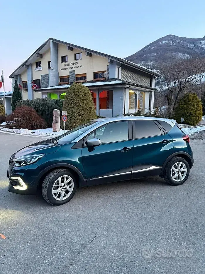 Usata Renault Captur 115 CV (84 kW) 2019 Verde SUV