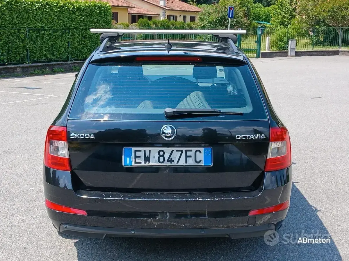 Usata Skoda Octavia Elegance 140 CV (102 kW) 2014 Nero Station wagon