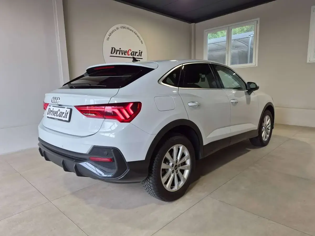 Usata Audi Q3 Sportback Ambiente 150 CV (110 kW) 2023 Ghiacciaio met. SUV