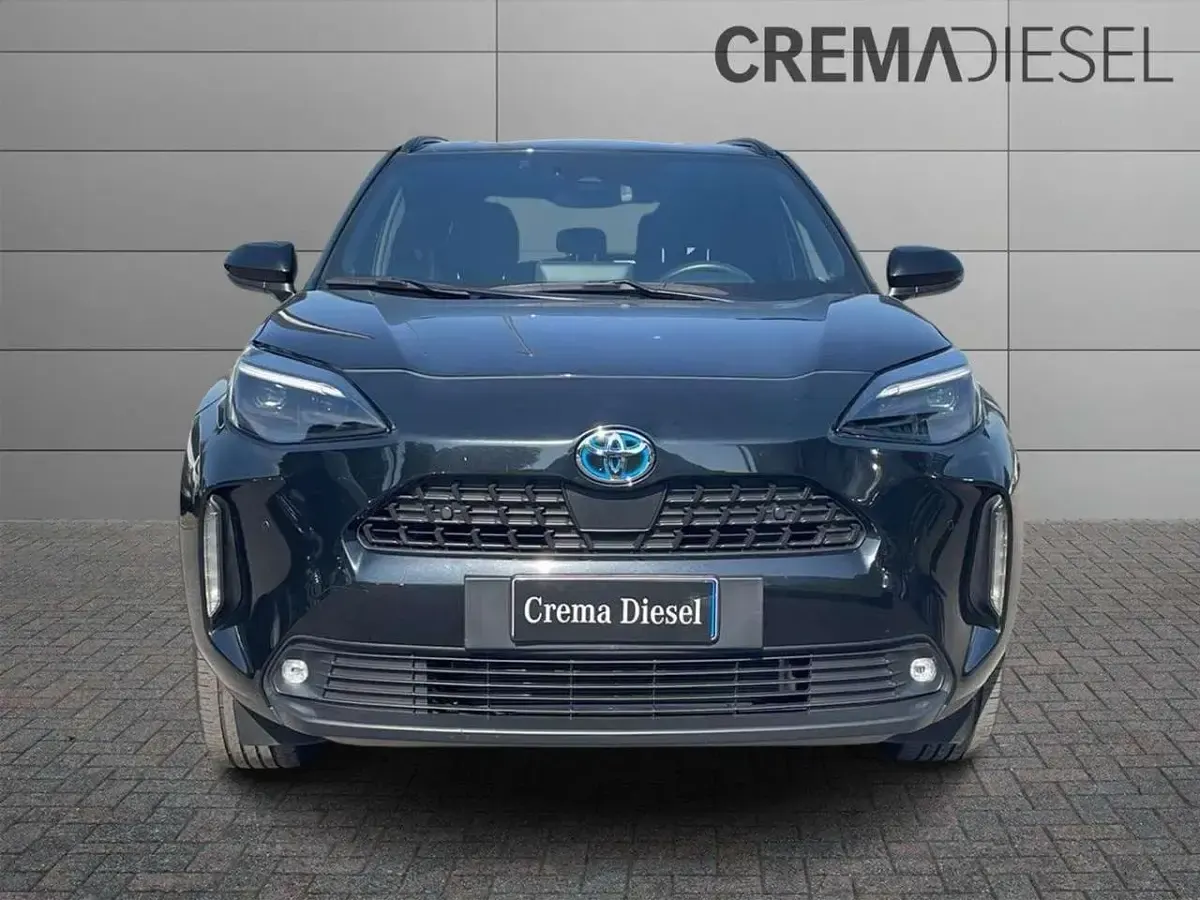 Second-hand Toyota Yaris Cross Trend 92 CP (67 kW) 2024 Negru SUV