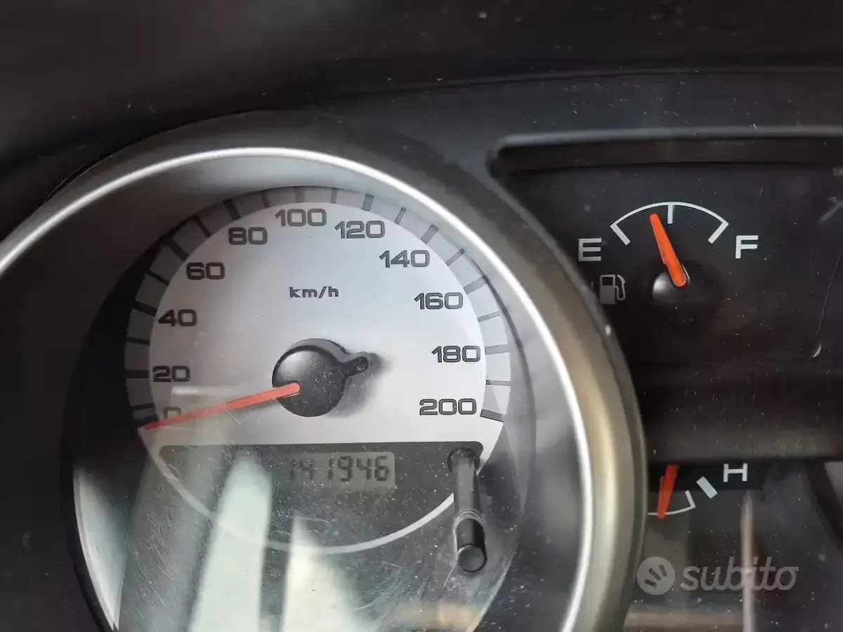 Usata Subaru Justy 68 CV (50 kW) 2005 Grigio Utilitaria