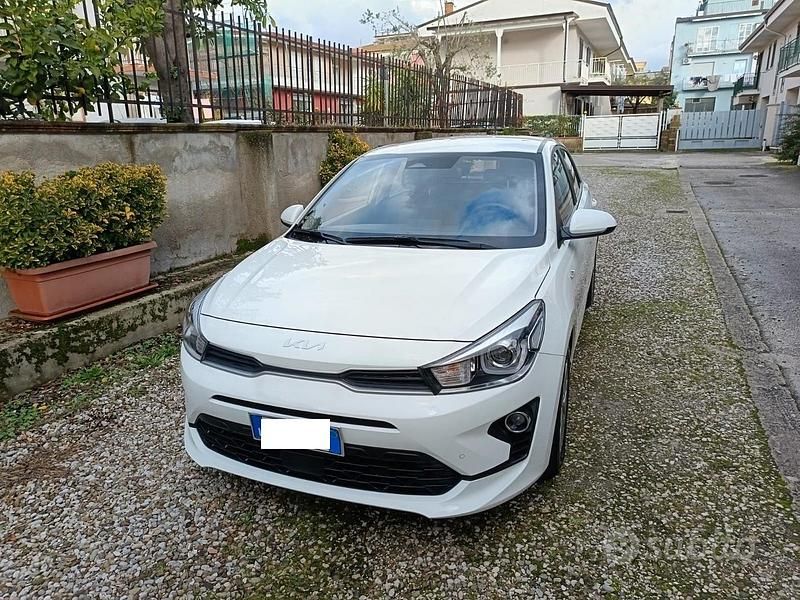 Usata Kia Rio Style 84 CV (61 kW) 2022 Bianco Berlina