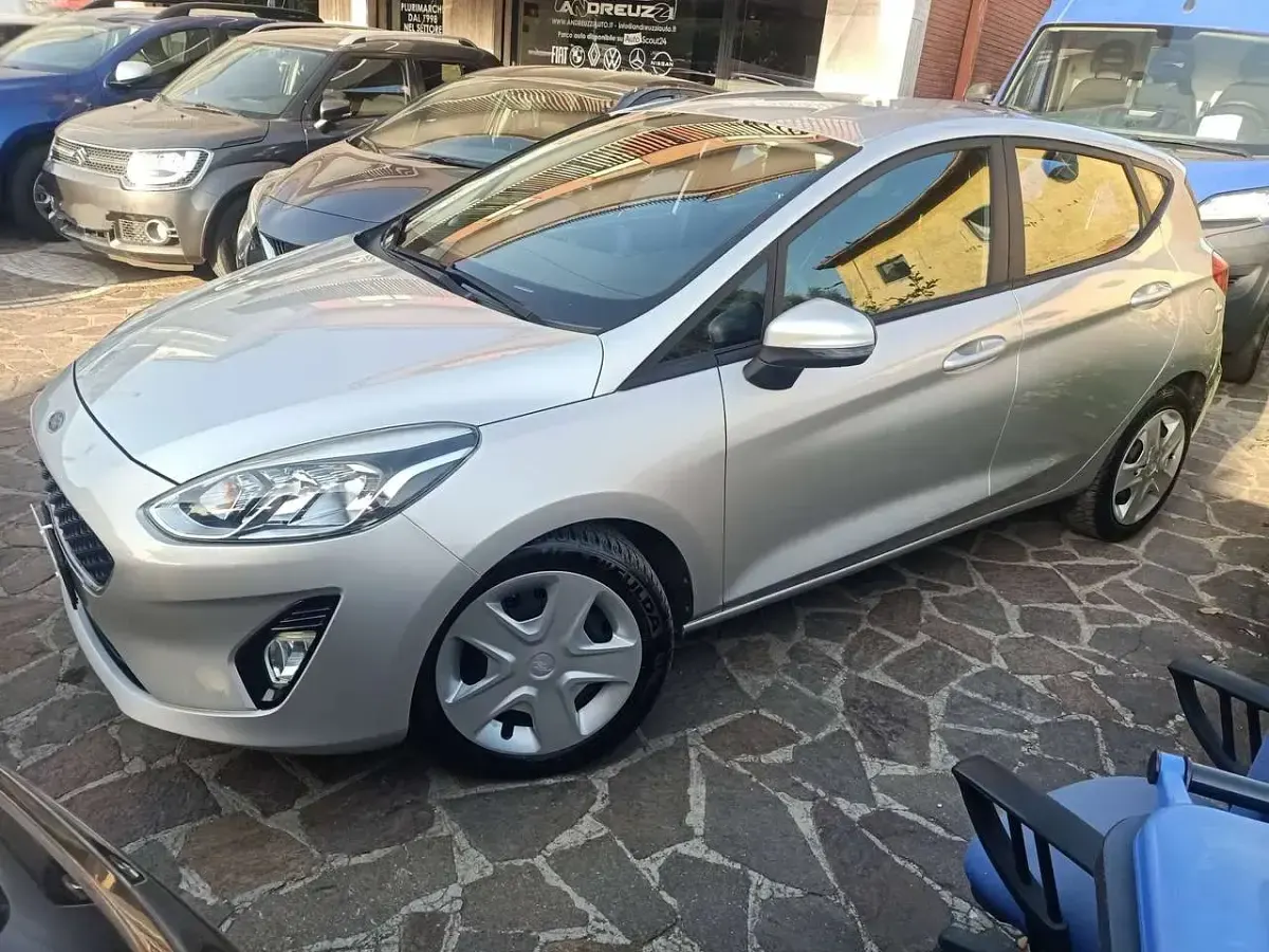 Usata Ford Fiesta 86 CV (63 kW) 2018 Argento Utilitaria