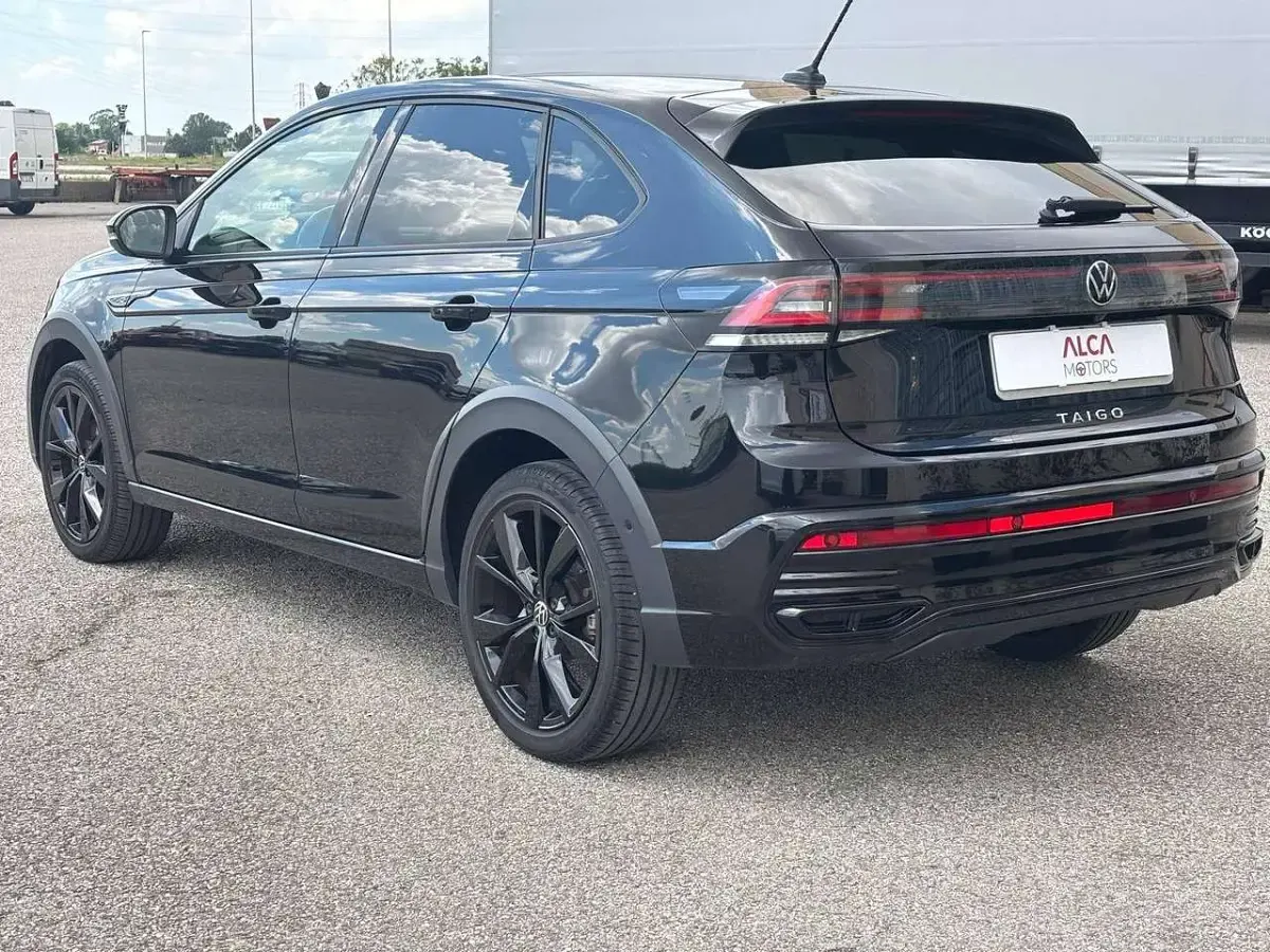 Usata VW Taigo R-line 110 CV (80 kW) 2023 Deep black SUV