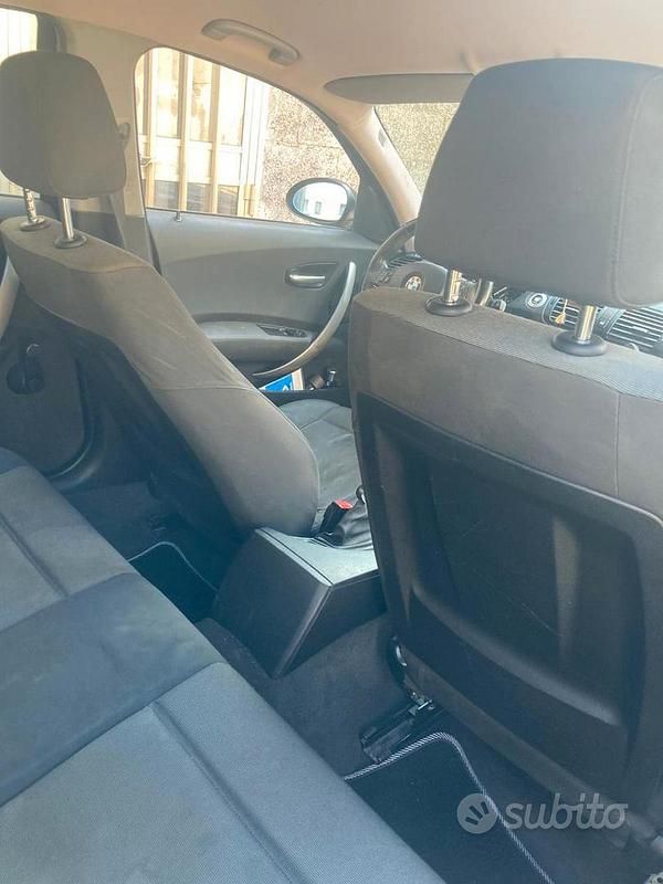 Usata BMW 118 122 CV (89 kW) 2006 Utilitaria