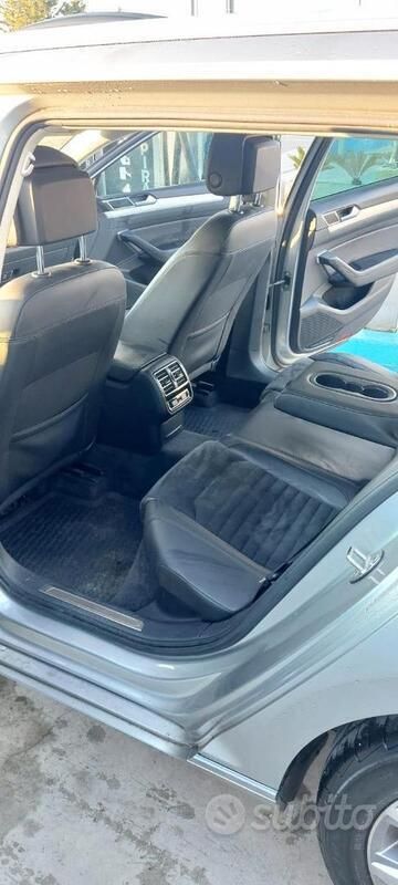 Grigio Usata 2016 VW Passat Tre volumi | 14.500 € (Buon prezzo) - Immagine 1/4