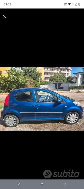 Usata Peugeot 107 68 CV (50 kW) 2007 Blu Utilitaria