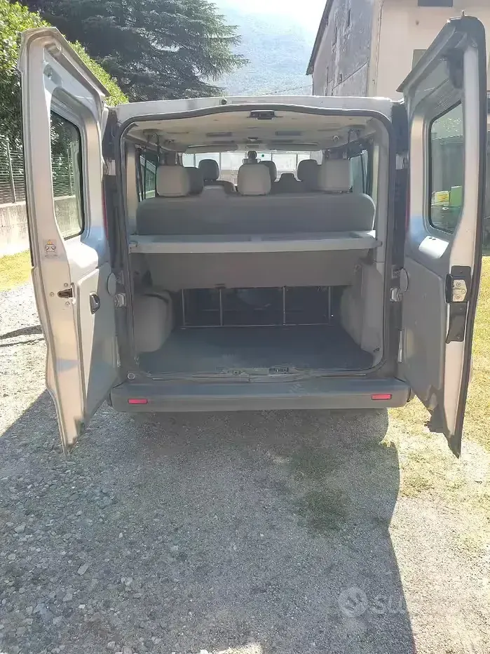 Usata Opel Vivaro 114 CV (83 kW) 2008 Grigio Monovolume