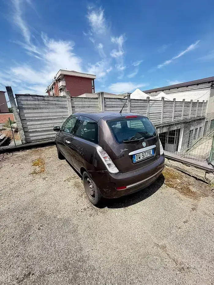 Usata Lancia Ypsilon 60 CV (44 kW) 2008 Marrone Utilitaria