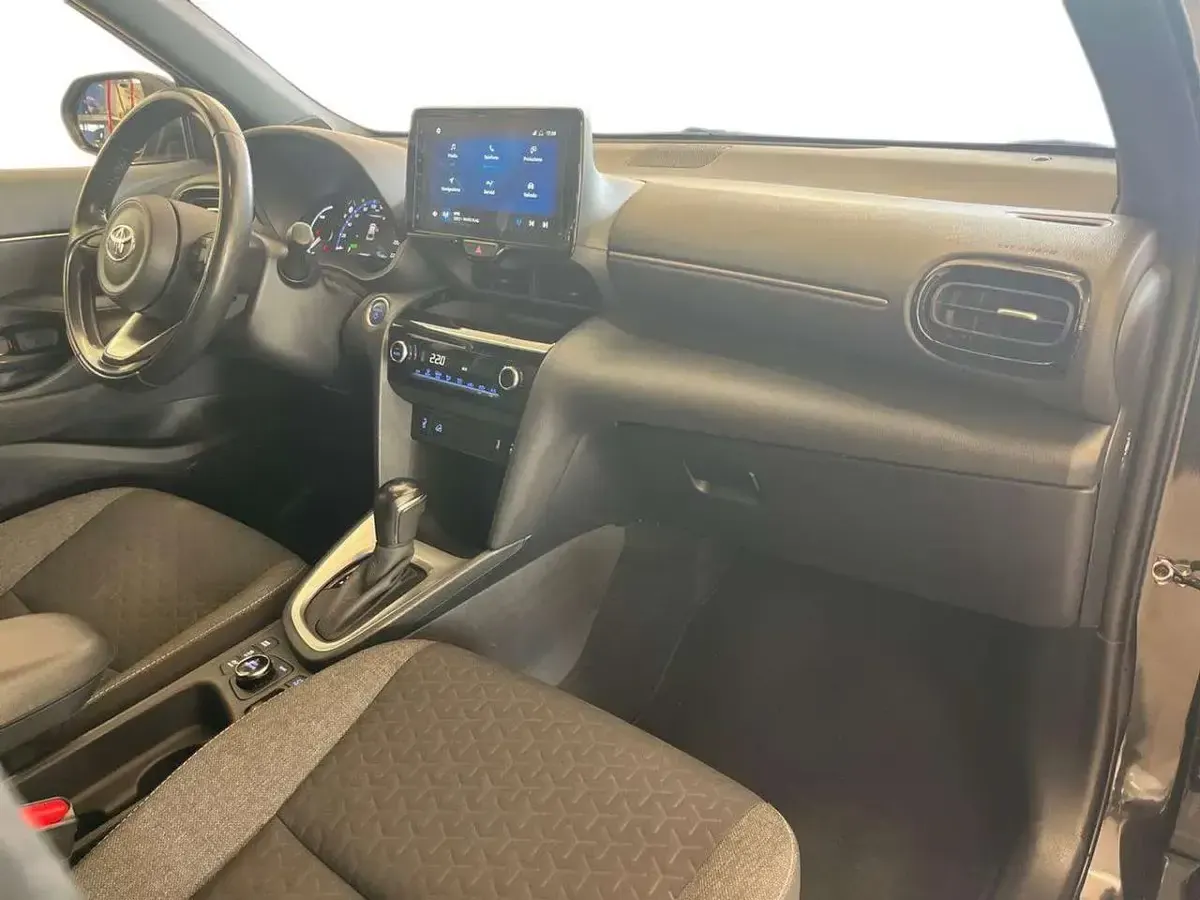 Usata Toyota Yaris Cross Comfort 116 CV (85 kW) 2023 Nero SUV