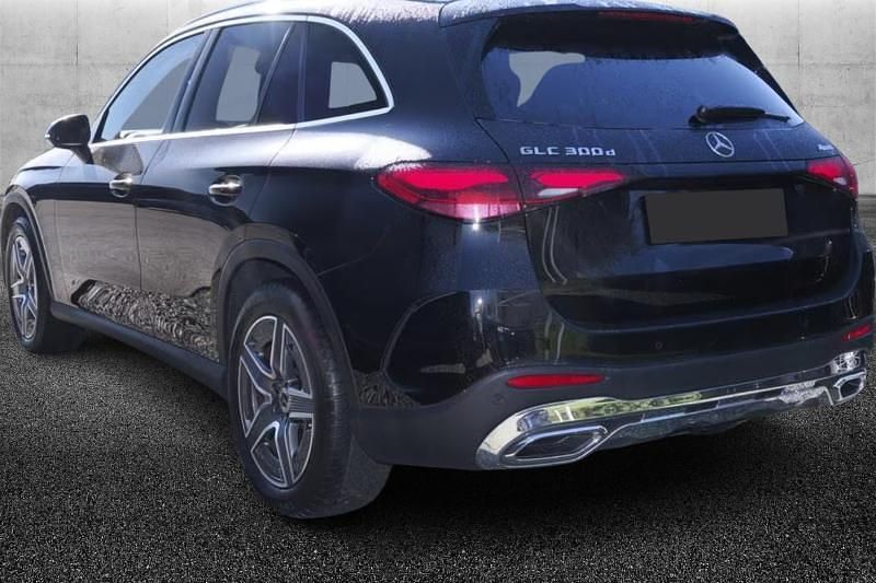 Usata Mercedes GLC300e Advanced Plus 269 CV (197 kW) 2024 Nero metallizzato SUV