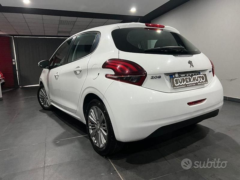 Usata Peugeot 208 Allure 75 CV (55 kW) 2017 Bianco Utilitaria