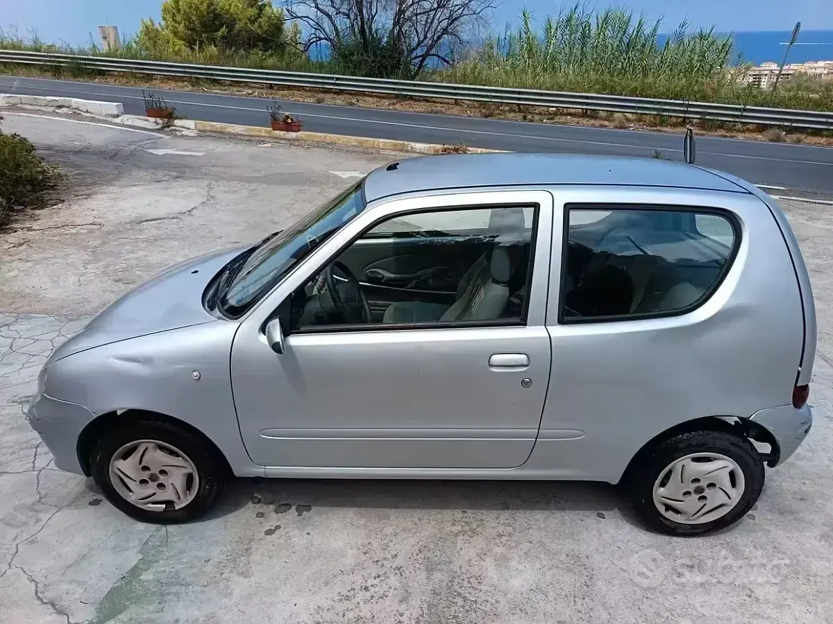 Usata Fiat 600 54 CV (39 kW) 2009 Grigio Utilitaria