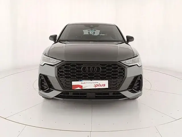 Usata Audi Q3 Sportback S-Line 150 CV (110 kW) 2024 Grigio daytona perlato SUV