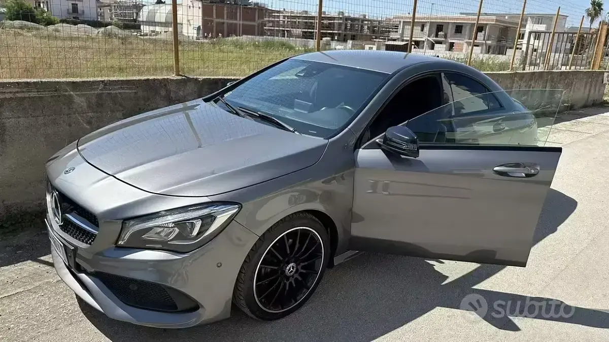 Usata Mercedes CLA180 122 CV (89 kW) 2022 Grigio Coupé