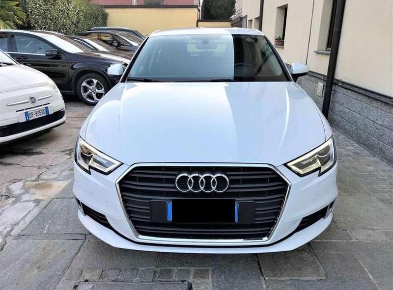 Usado Audi A3 Sport 116 CV (85 kW) 2017 Blanco Berlina