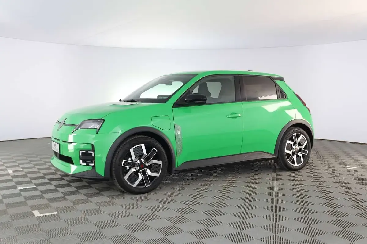 Nuevo Renault 5 E-Tech Urban 77 kW (106 CV) 2025 Verde Berlina