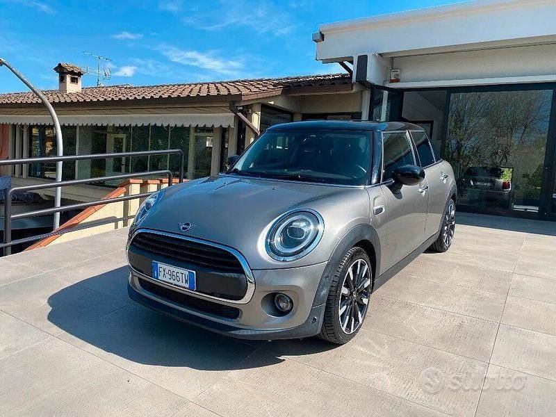 Begagnad Mini ONE 75 HK (55 kW) 2019 Svart Halvkombi