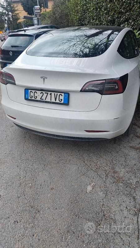 Usata Tesla Model 3 RWD 208 kW (283 CV) 2022 Bianco Berlina