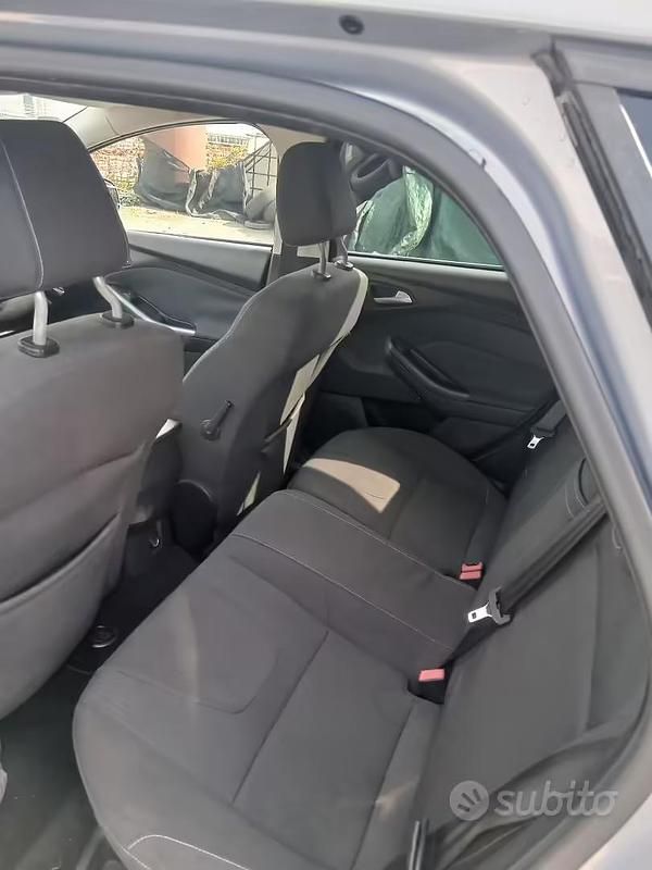 Usata Ford Focus 2011 Grigio Station wagon