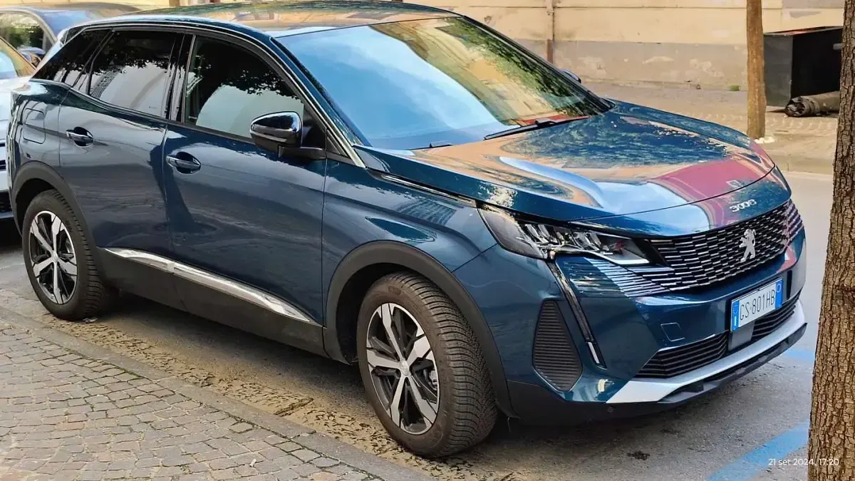 Usata Peugeot 3008 Allure 131 CV (96 kW) 2024 SUV