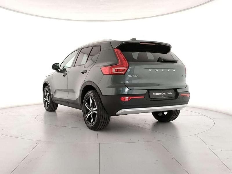 Nuova Volvo XC40 Core 163 CV (119 kW) 2026 Verde SUV