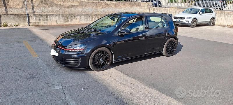 Occasion VW Golf VII Highline 110 ch (80 kW) 2015 Noir Berline
