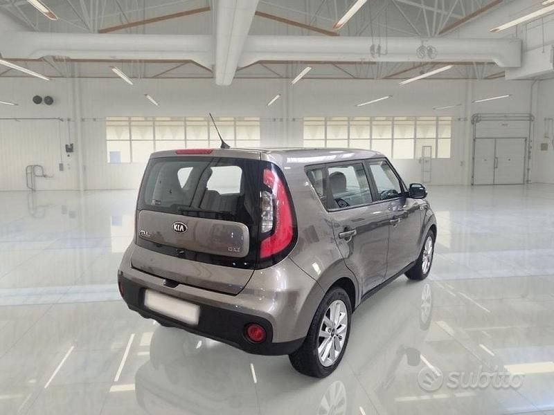 Usata Kia Soul 135 CV (99 kW) 2017 Grigio SUV