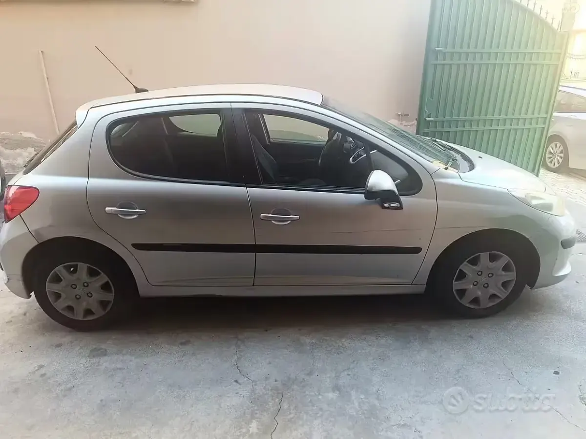 Usata Peugeot 207 Sport 73 CV (53 kW) 2009 Grigio Berlina