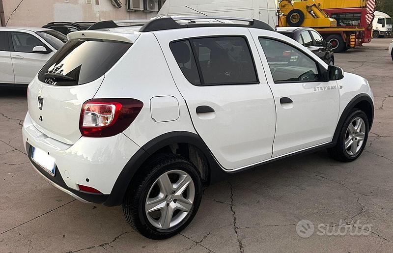 Usata Dacia Sandero Prestige 90 CV (66 kW) 2014 Bianco Berlina